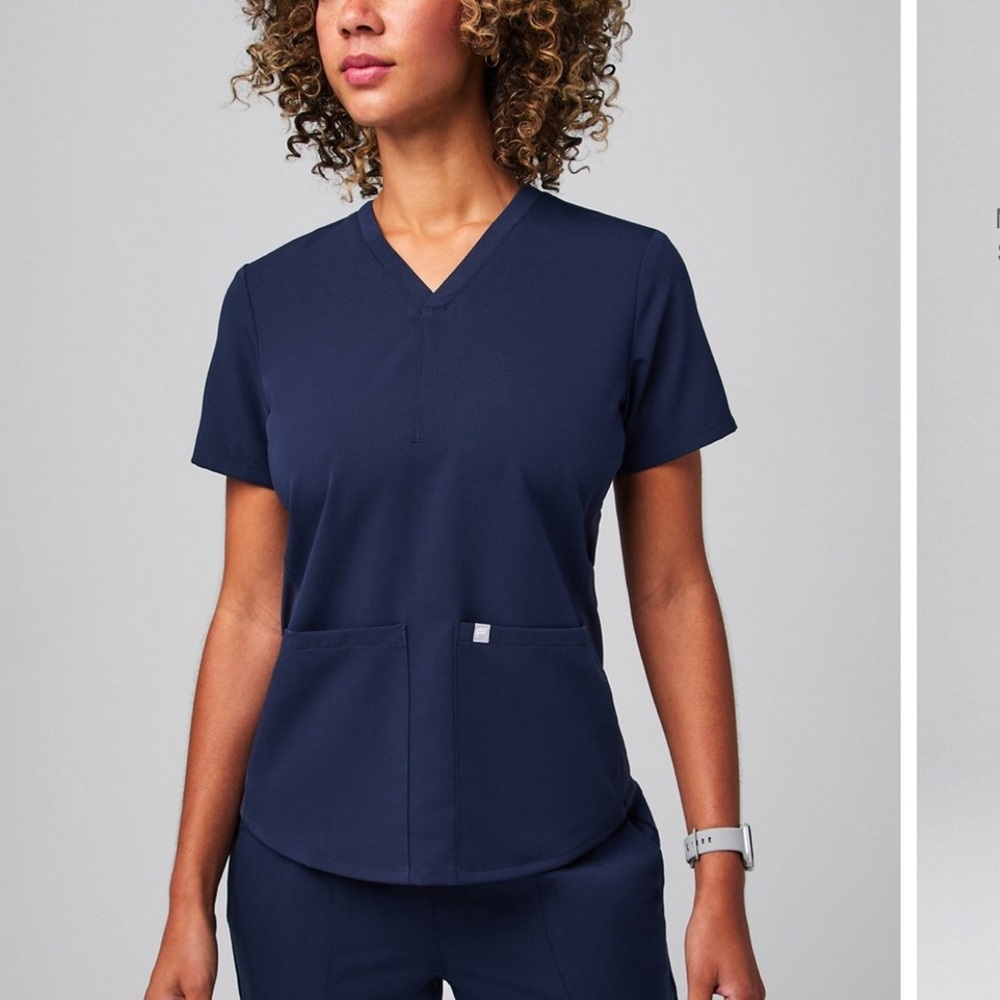Fabletics Method Scrub Top